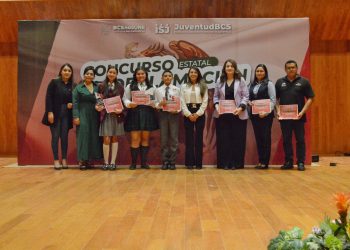 RECIBEN 33 FAMILIAS DE MULEGÉ TÍTULOS DE PROPIEDAD