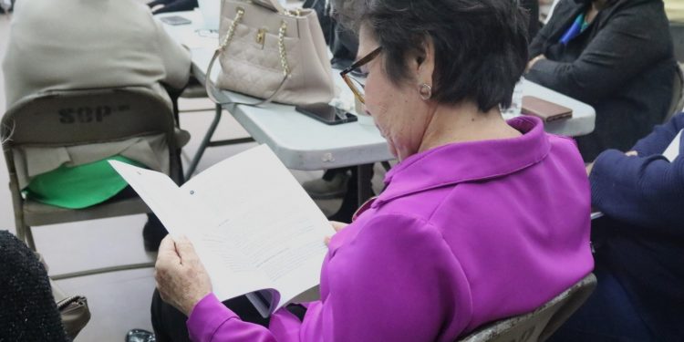 CAPACITAN A SERVIDORES PÚBLICOS PARA LA ATENCIÓN DE PERSONAS CON DISCAPACIDAD