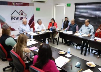 ENCABEZA GOBERNADOR DE BCS, SESIÓN DEL CONSEJO DIRECTIVO DEL INVI
