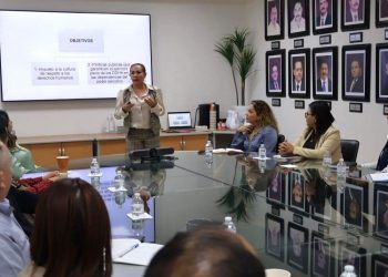 TRAS LAS HUELLAS Por Monserrath Villalejo Baeza