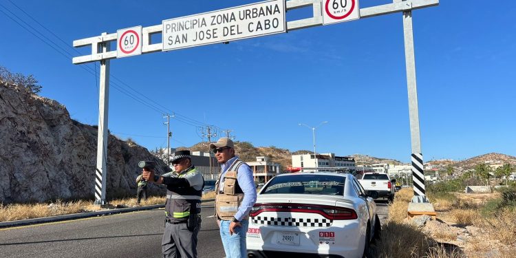 APLICAN FILTROS AUTORIDADES DE LOS TRES NIVELES DE GOBIERNO EN LA CARRETERA TRANSPENINSULAR DE LOS CABOS PARA EVITAR ACCIDENTES AUTOMOVILÍSTICOS