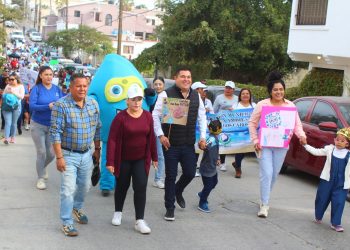 SE LLEVÓ A CABO EL “ DESFILE POR EL AGUA “ , CON LA PARTICIPACIÓN DE NIÑOS Y NIÑAS DE LA PRIMARIA GREGORIO CRUZ Y RODRÍGUEZ EN SAN JOSÉ DEL CABO
