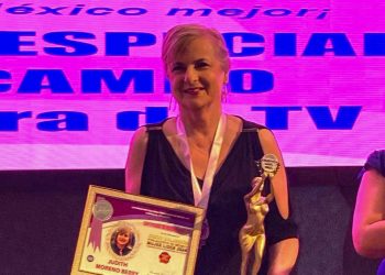 RECTORA DE LA UNIVERSIDAD MUNDIAL GALARDONADA