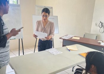 SMDIF LOS CABOS INICIA CLASES DE INGLÉS GRATUITAS EN EL DESARROLLO COMUNITARIO DE LA COLONIA LAS PALMAS EN CSL