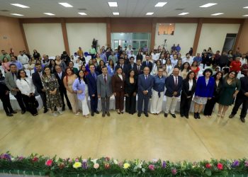 UABCS CELEBRA ENTREGA DE TÍTULOS PROFESIONALES Y GRADOS ACADÉMICOS