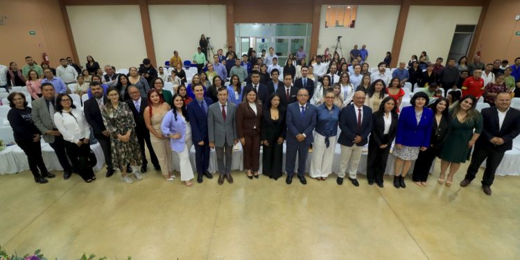 UABCS CELEBRA ENTREGA DE TÍTULOS PROFESIONALES Y GRADOS ACADÉMICOS