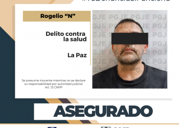 ASEGURA PGJE 750 DOSIS DE DROGA Y A UN HOMBRE MEDIANTE CATEO EN UN DOMICILIO DE LA COLONIA LAS GARZAS EN LA PAZ