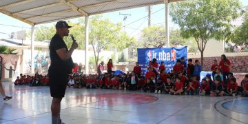 PARTICIPAN ALUMNOS DE LA PAZ Y LOS CABOS EN CLÍNICAS DE BASQUETBOL