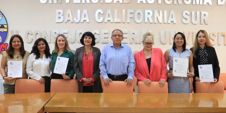 ENTREGAN NUEVOS NOMBRAMIENTOS EN LA UABCS