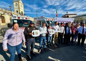 ENTREGAN 5 NUEVAS AMBULANCIAS EN LOS CABOS
