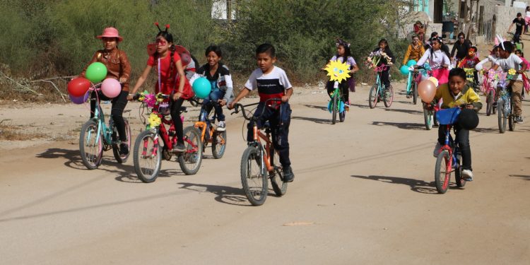 REALIZA ICATEBCS CEREMONIA DE INCINERACIÓN Y REPOSICIÓN DE BANDERA