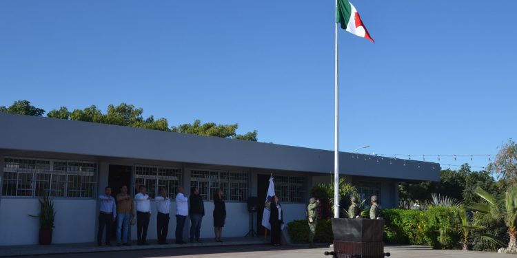 REALIZA ICATEBCS CEREMONIA DE INCINERACIÓN Y REPOSICIÓN DE BANDERA