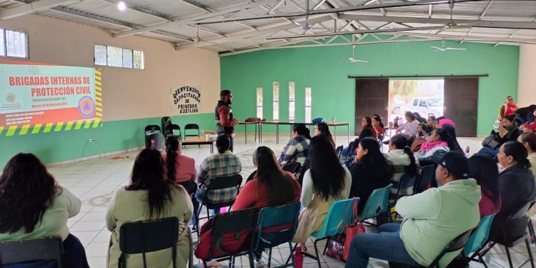 CAPACITAN A SERVIDORES PÚBLICOS EN MATERIA DE PREVENCIÓN DE RIESGOS Y PRIMEROS AUXILIOS