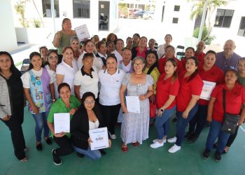 40 COLABORADORES DE LOS CENTROS DE ATENCIÓN INFANTIL (CAI) DEL SMDIF LOS CABOS  RECIBIERON LA CERTIFICACIÓN DE ESTÁNDARES DE COMPETENCIA EC0435   