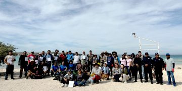 JORNADA DE LIMPIEZA ORGANIZADA POR LA UABCS RECOLECTA 300 KILOGRAMOS DE RESIDUOS EN PLAYA PICHILINGUE