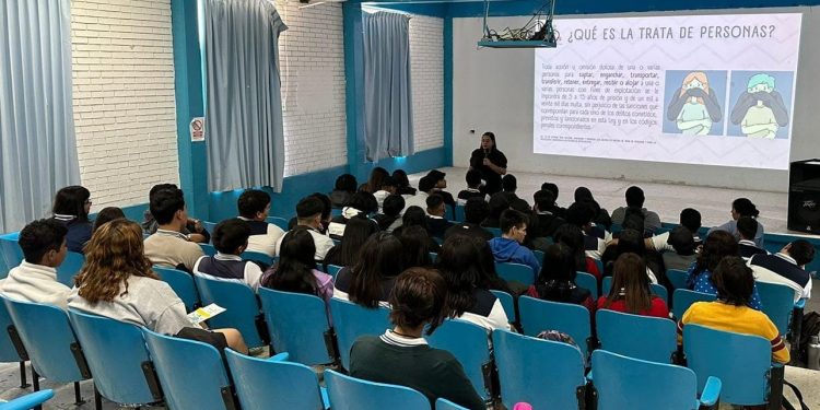 530 ALUMNAS Y ALUMNOS DE NIVEL MEDIO SUPERIOR SE CAPACITAN EN PREVENCIÓN DE TRATA DE PERSONAS
