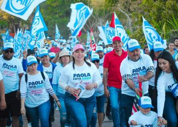 TRAS LAS HUELLAS Por Monserrath Villalejo Baeza