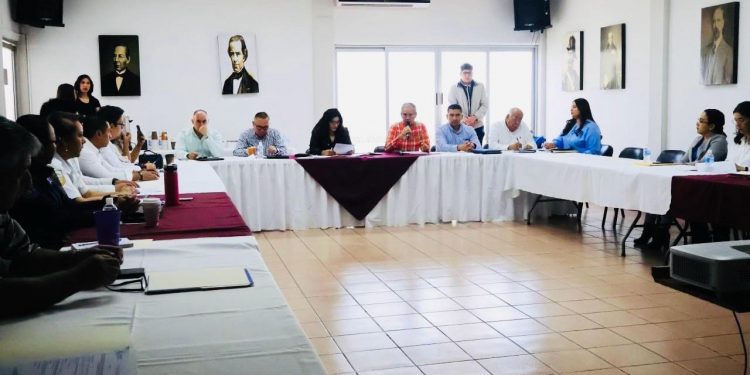 MANTIENE GOBIERNO DE BCS MESAS DE TRABAJO CON SINDICATO DE BURÓCRATAS