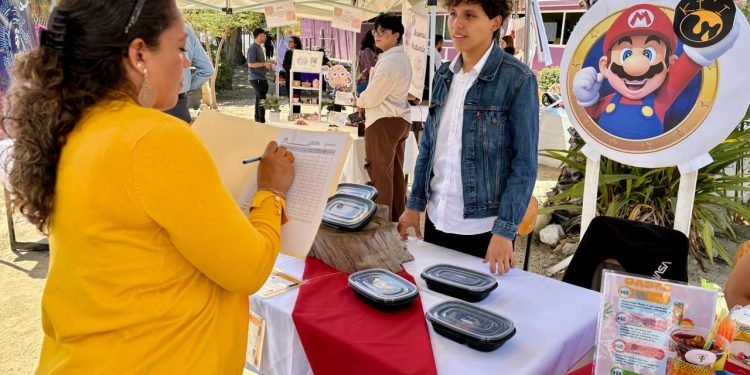 INAUGURAN SEMANA DE LA COMUNIDAD EN LAS INSTALACIONES DE LA UNIVERSIDAD MUNDIAL CAMPUS LOS CABOS