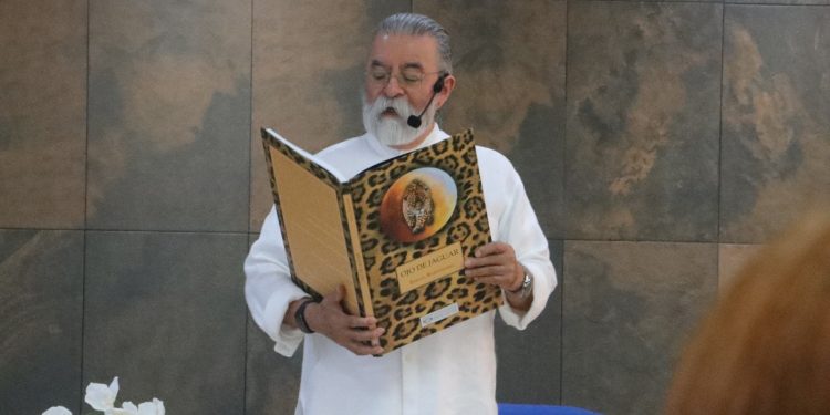 EL RECONOCIDO POETA EFRAÍN BARTOLOMÉ OFRECE RECITAL POÉTICO EN LA UABCS