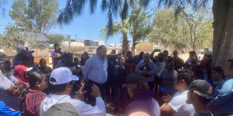 ATIENDE GOBIERNO DE BCS SOLICITUD DE TRABAJADORES DEL RANCHO EL PILOTO