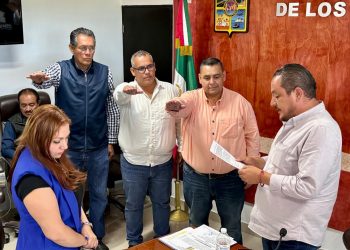 HONORABLE CABILDO TOMA PROTESTA DE LEY A SERVIDORES PÚBLICOS DE LOS CABOS