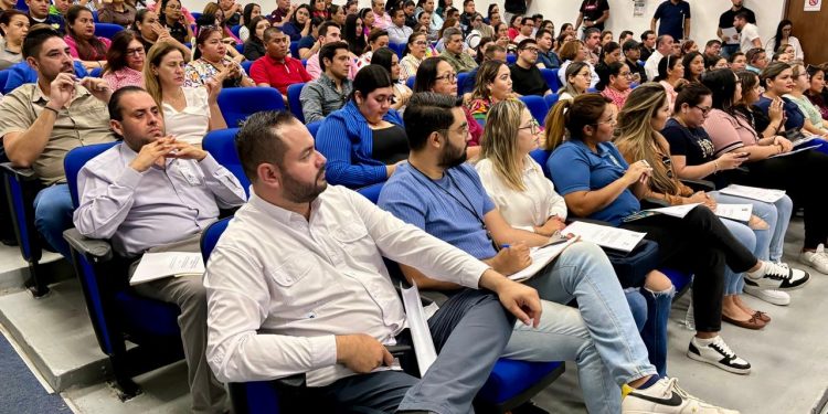 INICIA EL SEMINARIO PARA EL MEJORAMIENTO DE CAPACIDADES Y HABILIDADES A PERSONAS SERVIDORAS PÚBLICAS DE LOS CABOS