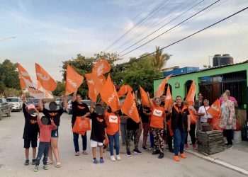 PARA GARANTIZAR QUE CADA JOVEN TENGA ACCESO A SERVICIOS ESENCIALES