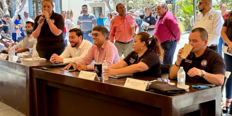 ACEPTAN BURÓCRATAS AUMENTO DEL 10% EN SUELDOS,A SOBRESUELDOS Y BONOS POR PARTE DEL AYUNTAMIENTO DE LOS CABOS