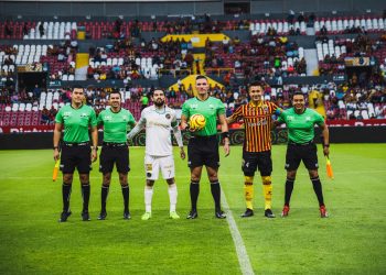 SEMIFINALES IDA: CLUB ATLÉTICO LA PAZ VS LEONES NEGROS