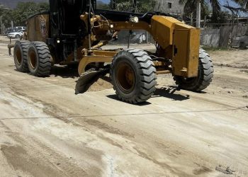 SERVICIOS PÚBLICOS LLEVÓ A CABO LA NIVELACIÓN Y RASTREO EN CALLES DE LA COLONIA VISTA HERMOSA EN SAN JOSÉ DEL CABO