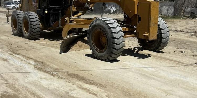 SERVICIOS PÚBLICOS LLEVÓ A CABO LA NIVELACIÓN Y RASTREO EN CALLES DE LA COLONIA VISTA HERMOSA EN SAN JOSÉ DEL CABO