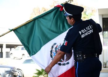 AUTORIDADES DELEGACIONALES REALIZARON LA CEREMONIA CÍVICA A CARGO DEL PERSONAL DE INJUVE EN CABO SAN LUCAS, EN EL MARCO DEL 23 DE MAYO “DÍA DEL ESTUDIANTE”.