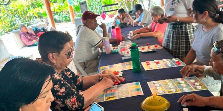 RECIBIÓ LA “CASA DE DÍA” EN SAN JOSÉ DEL CABO LA VISITA DE ESTUDIANTES DEL CECYTE 04 DE LA COLONIA SANTA ROSA.
