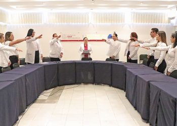 ASISTE GOBERNADOR DE BCS A REUNIÓN DE EVALUACIÓN DE AVANCES DE FEDERALIZACIÓN DE IMSS-BIENESTAR, EN NAYARIT