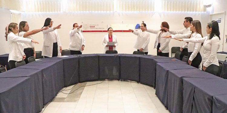 ASISTE GOBERNADOR DE BCS A REUNIÓN DE EVALUACIÓN DE AVANCES DE FEDERALIZACIÓN DE IMSS-BIENESTAR, EN NAYARIT