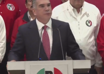 SI ÁLVAREZ MÁYNEZ DECLINA POR XÓCHITL GÁLVEZ, RENUNCIÓ A LA DIRIGENCIA NACIONAL DEL PRI Y A MI CANDIDATURA AL SENADO: ALEJANDRO MORENO