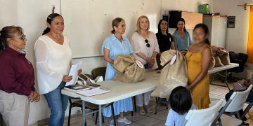 SMDIF EN COORDINACIÓN CON LA FUNDACIÓN UN GRANITO DE ARENA OTORGÓ “COSTALITOS DE AYUDA” A MAMAS ADOLESCENTES DEL PROGRAMA PAMAR EN CSL