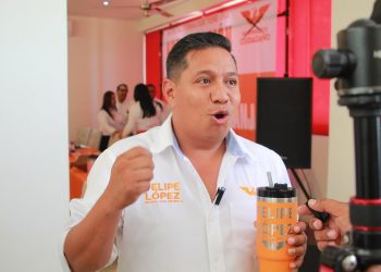 VA FELIPE LÓPEZ POR LOS INDECISOS