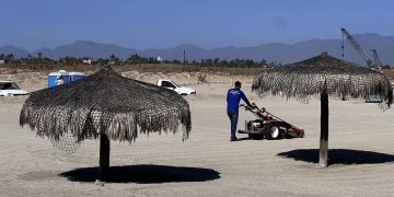REALIZÓ ZOFEMAT CAMPAÑA DE LIMPIEZA EN LA PLAYA CON CERTIFICACIÓN BLUE FLAG EN LA DELEGACIÓN DE LA RIBERA