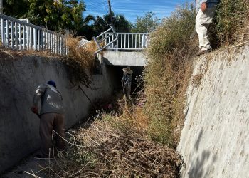 INTENSIFICA SERVICIOS PÚBLICOS LA LIMPIEZA DE CANALES EN LOS CABOS,ANTE LA POSIBLE LLEGADA DE LLUVIAS