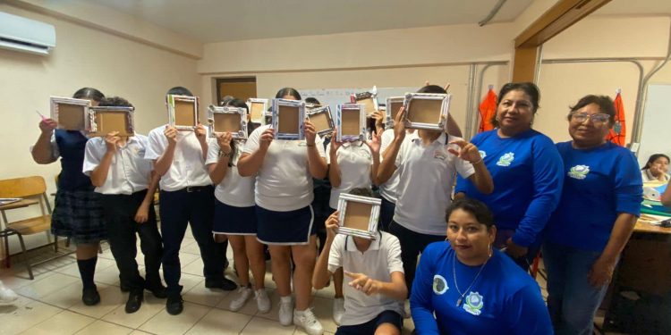 PARTICIPARON 85 ESTUDIANTES EN EL TALLER “RECICLÓ-ARTE” QUE IMPARTIÓ ZOFEMAT EN CSL