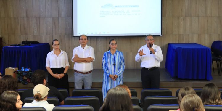 ESTUDIANTES DE LA UABCS ABORDAN PROBLEMÁTICAS DE LAS CIENCIAS MARINAS Y COSTERAS DURANTE JORNADA ACADÉMICA