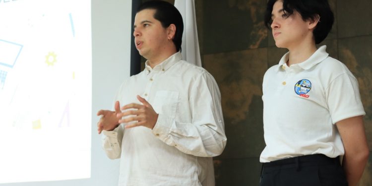 ESTUDIANTES DE LA UABCS EXPONEN PROYECTOS EDUCATIVOS PARA MEJORAR EL PROCESO DE ENSEÑANZA-APRENDIZAJE