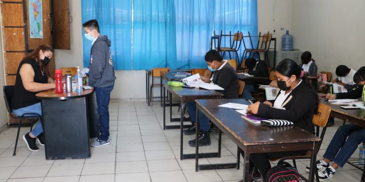 ASISTE GOBERNADOR DE BCS A REUNIÓN DE EVALUACIÓN DE AVANCES DE FEDERALIZACIÓN DE IMSS-BIENESTAR, EN NAYARIT