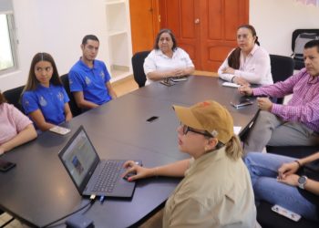 PRESIDENTA HONORARIA DEL SMDIF LOS CABOS, FLORA AGUILAR DE LEGGS, SOSTUVO UNA REUNIÓN CON REPRESENTANTES DEL RANCHO LA CUADRA ERRE PARA EL SERVICIO DE TERAPIAS EQUINAS