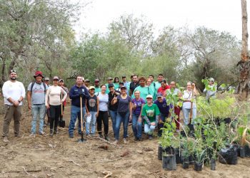 GOBIERNO MUNICIPAL, INICIATIVA PRIVADA, ASOCIACIONES CIVILES Y SOCIEDAD, SE SUMARON A LA PRIMERA ETAPA DE REFORESTACIÓN DEL ESTERO JOSEFINO