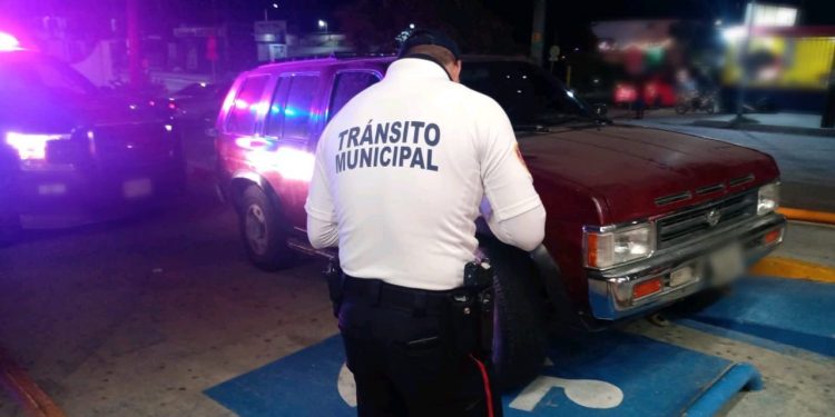 SEGURIDAD PÚBLICA DE LOS CABOS HACE UN LLAMADO A RESPETAR LOS ESPACIOS PARA PERSONAS CON DISCAPACIDAD