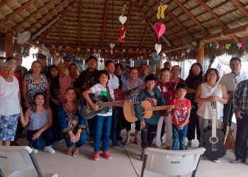 LA “CASA DE DÍA” EN SAN JOSÉ DEL CABO, AGRADECE A INTEGRANTES DE LA ESCUELA DE MÚSICA DE LA COLONIA VISTA HERMOSA LOS MOMENTOS DE ALEGRÍA QUE LLEVARON A LAS PERSONAS ADULTAS MAYORES.