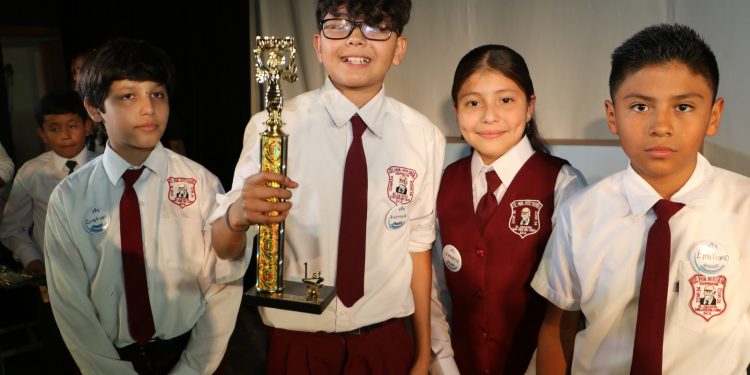 PREMIAN A PRIMARIA “JUSTO SIERRA”, DE LOS CABOS, EN CONCURSO “MISIÓN CONOCIMIENTO”